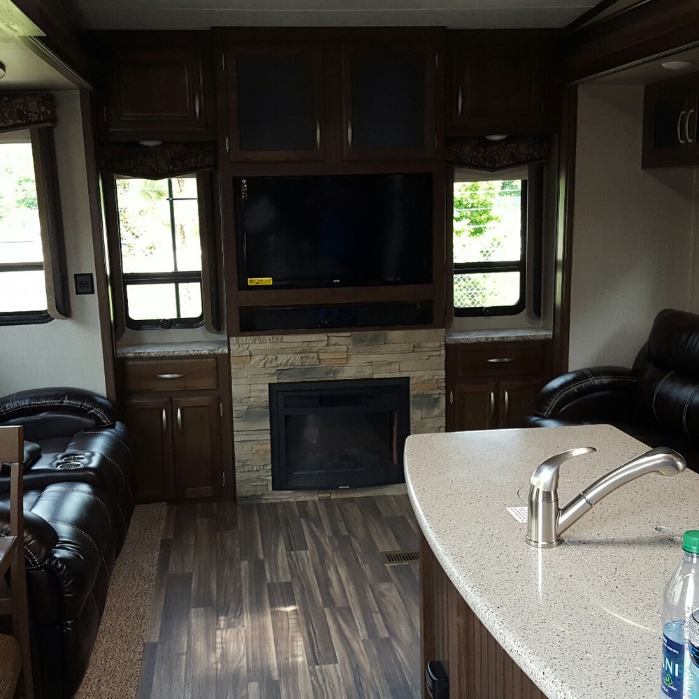 Camping World - Jacksonville - RV Dealers Near Me - Jacksonville, Florida Camping World - Jacksonville - RV Dealers Near Me - Jacksonville, Florida