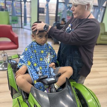 Little Munchkins - Stella - Hair Salons Near Me - Glendale, California Little Munchkins - Stella - Hair Salons Near Me - Glendale, California