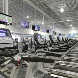 Crunch Fitness - Round Lake - Tons of brand-name and clean cardio equipment!