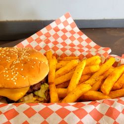 Poppy's American Grill