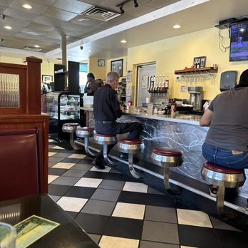 Trip's Diner - Counter space - American Near Me - St. Petersburg, Florida Trip's Diner - Counter space - American Near Me - St. Petersburg, Florida