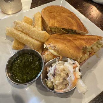 Hemingway's Tavern - lobster cuban - New American Near Me - Melbourne, Florida