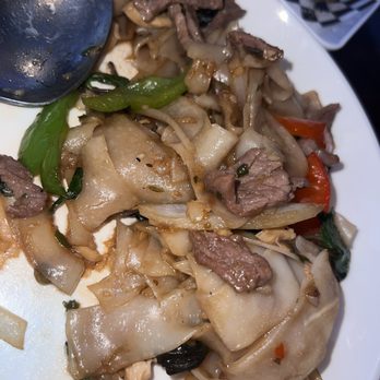 Box Thai Street Food - Pad Kee Mao! Medium Spicy! - Thai Near Me - Van Nuys, California Box Thai Street Food - Pad Kee Mao! Medium Spicy! - Thai Near Me - Van Nuys, California