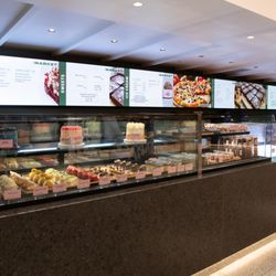 The Market is a convenient grab-and-go featuring coffee, pastries, sandwiches, salads, pizzas and paninis, beverages, snacks and ice cream.