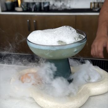 Nubé Rooftop - Nube cocktail presentation - Lounges Near Me - Fort Lauderdale, Florida Nubé Rooftop - Nube cocktail presentation - Lounges Near Me - Fort Lauderdale, Florida