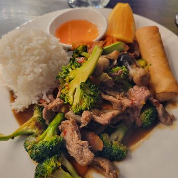 Thai Nine Restaurant - Oyster beef hot - Thai Near Me - Carmel, Indiana