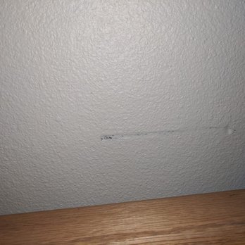 Upline Moving - Wall 2 damage - Movers Near Me - Hayward, California Upline Moving - Wall 2 damage - Movers Near Me - Hayward, California