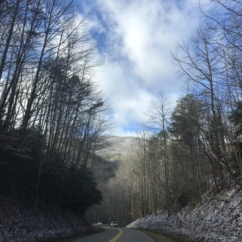 Abrams Falls Trailhead - Hiking Near Me - Townsend, Tennessee