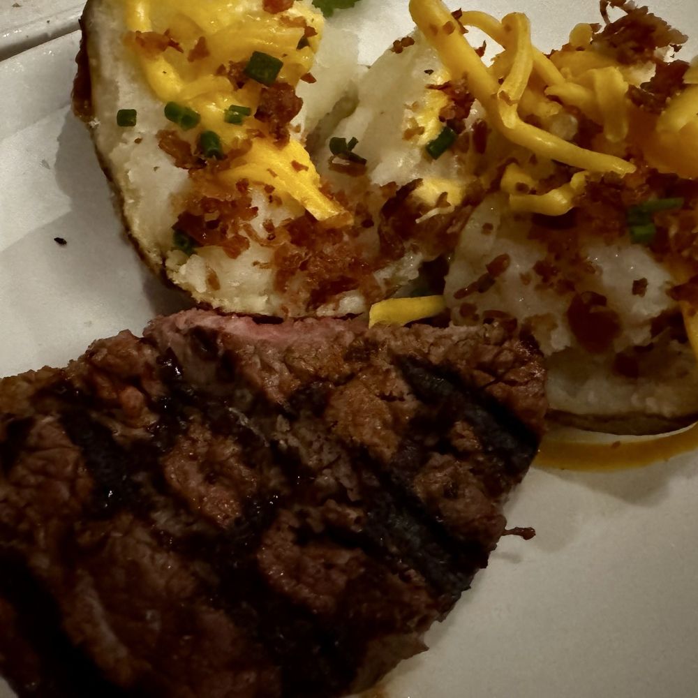 St. Elmo Steak House - Steakhouses Near Me - Indianapolis, Indiana St. Elmo Steak House - Steakhouses Near Me - Indianapolis, Indiana