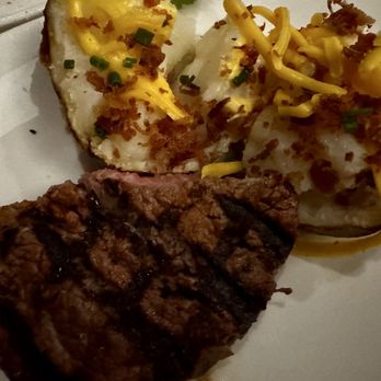 St. Elmo Steak House - Steakhouses Near Me - Indianapolis, Indiana St. Elmo Steak House - Steakhouses Near Me - Indianapolis, Indiana