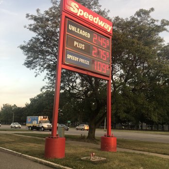 Speedway - the speed of a car at a gas station - Gas Stations Near Me - Warren, Michigan Speedway - the speed of a car at a gas station - Gas Stations Near Me - Warren, Michigan