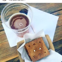 Snow S'more Food Truck - Classic with a bleu garten beer