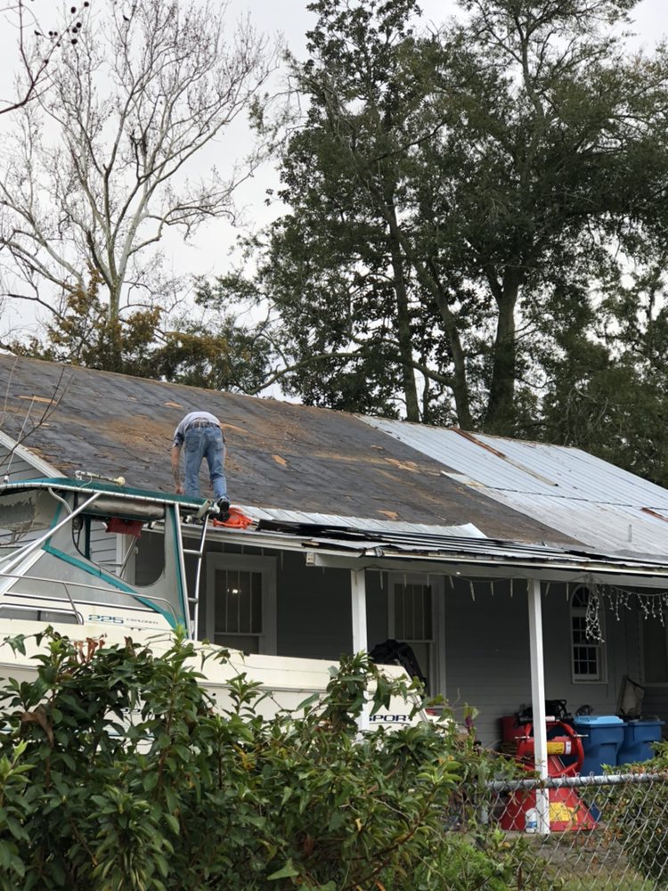 Slide of Leggett's Classic Roofing