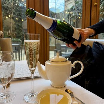 Mary Cassatt Tea Room - Champagne - Tea Rooms Near Me - Philadelphia, Pennsylvania
