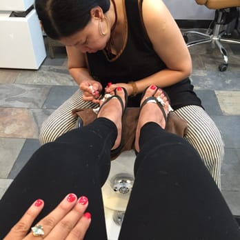 Queen A Nail Spa - Angie making my toes look shiny and fabulous. She's amazing! - Nail Salons Near Me - Astoria, New York