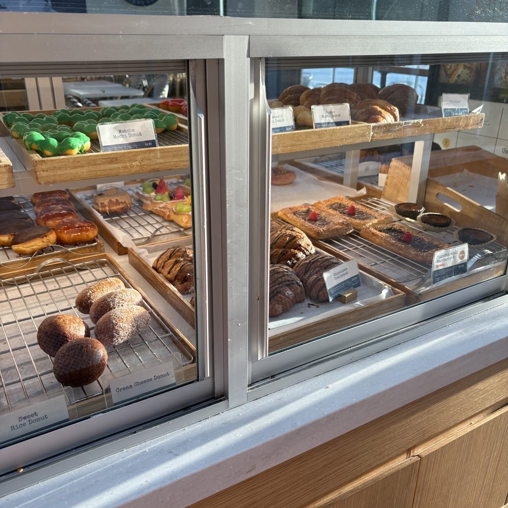 Paris Baguette - Coffee & Tea Near Me - Hackensack, New Jersey