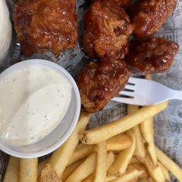 Rich BOLD BBQ SAUCE 6 PC BONELESS WINGS ORIGINAL FRIES Rich BOLD BBQ SAUCE 6 PC BONELESS WINGS ORIGINAL FRIES