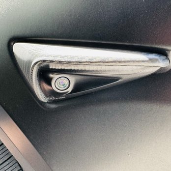 No Dinx - Wrap peeling back from rear corner of front camera. - Graphic Design Near Me - Albany, Oregon