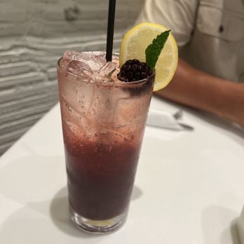 Briarpatch Restaurant - Burbon BlackBerry Lemonade - American Near Me - Winter Park, Florida