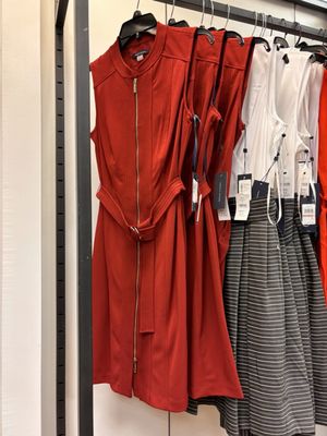 Saks OFF 5TH by null