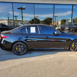 Lexus of Valencia - Alfa Romeo Giulia