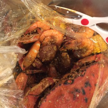 Crawfish Chef - Combo #7 $44.95 Dungeness crab, Snow crab, shrimp, sausage, potatoes, corn on the cob - Seafood Near Me - Kent, Washington