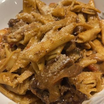 La Perle - Shrimp and oxtail rasta pasta - Bars Near Me - Stamford, Connecticut