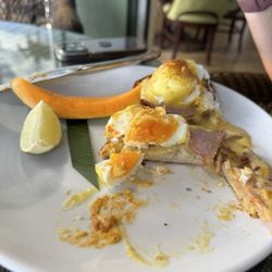 Naupaka Terrace - Over cooked poached egg in the Benedict