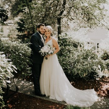 Gray Gables Estate - gorgeous scenery everywhere! - Wedding Planning Near Me - Portland, Oregon