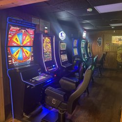 Lusk Creek Liquor and Gaming - Gaming ( must be over 21)