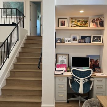 Master Cabinets Company - New custom built-in desk with floating shelves - Carpenters Near Me - Los Angeles, California Master Cabinets Company - New custom built-in desk with floating shelves - Carpenters Near Me - Los Angeles, California