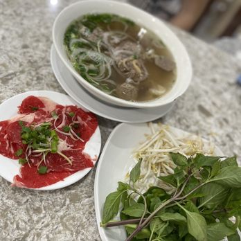 Pho Que Huong - Pho tai - Vietnamese Near Me - Honolulu, Hawaii