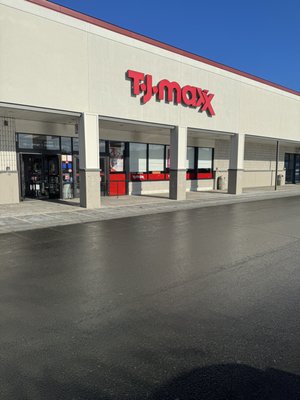 TJ MAXX - Updated January 2026 - 11 Reviews - 200 S Main St, West