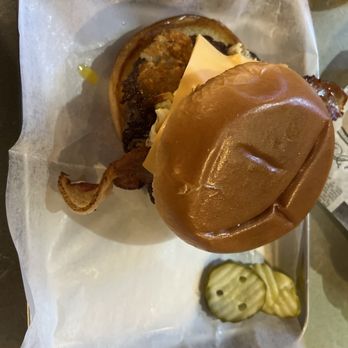 Wanderoos Bar & Grill - Brunch burger - Bars Near Me - Amery, Wisconsin Wanderoos Bar & Grill - Brunch burger - Bars Near Me - Amery, Wisconsin