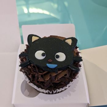 Hello Kitty Cafe - Chococat cupcake - Themed Cafes Near Me - Las Vegas, Nevada