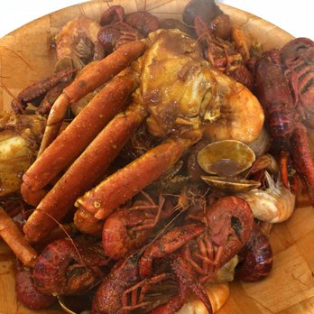 Crackin Crawfish - Cajun/Creole Near Me - Charlotte, North Carolina