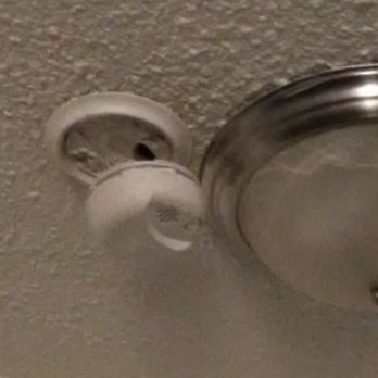 Americas Best Value Inn & Suites Eureka - Smoke detector dangerously hanging from the ceiling - Hotels Near Me - Eureka, California Americas Best Value Inn & Suites Eureka - Smoke detector dangerously hanging from the ceiling - Hotels Near Me - Eureka, California