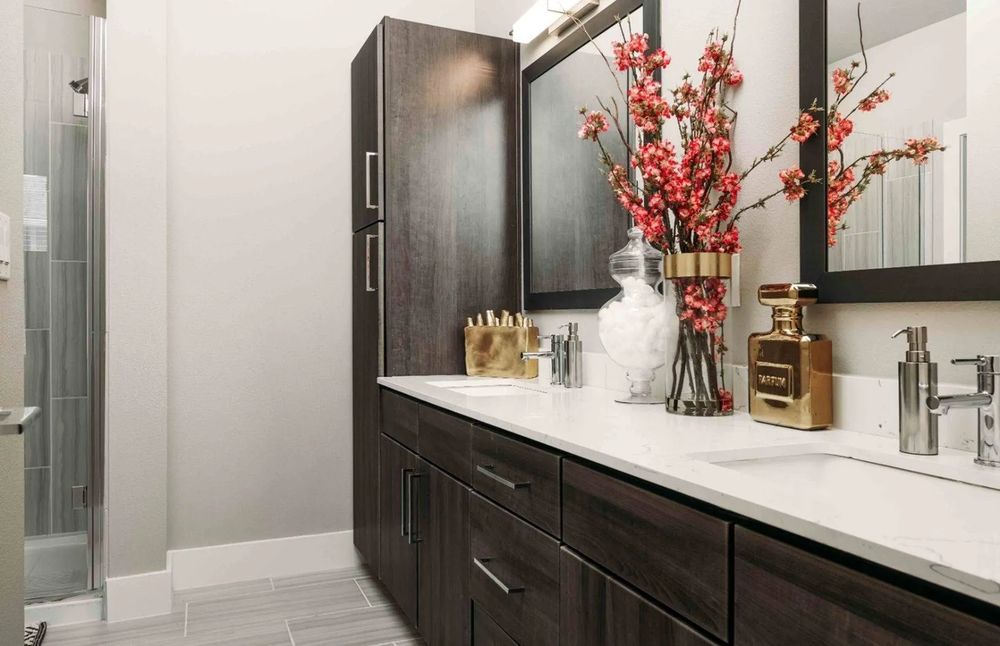 GREENHOUSE Updated October 2024 52 Photos 2040 Greenhouse Rd