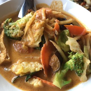Thai Wok Kitchen - Vegetables and tofu red curry - Thai Near Me - Vancouver, Washington