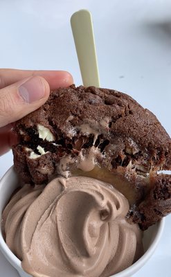 Bell's Cookie Co by null