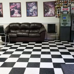 Lee's Barber Shop - Interior