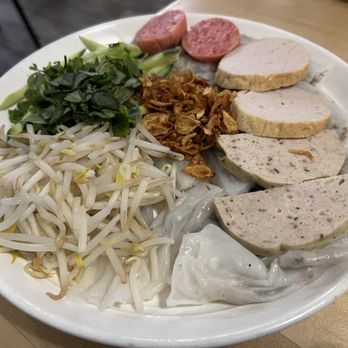 YEN Viet Kitchen - 1/10/25 Banh Cuon, steamed rice roll. - Vietnamese Near Me - Las Vegas, Nevada YEN Viet Kitchen - 1/10/25 Banh Cuon, steamed rice roll. - Vietnamese Near Me - Las Vegas, Nevada