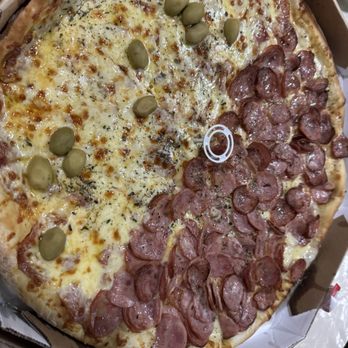 Pit Stop Pizza E Burguer - Calabresa and bacon with olives. - Pizza Near Me - Hauer, Puerto Rico Pit Stop Pizza E Burguer - Calabresa and bacon with olives. - Pizza Near Me - Hauer, Puerto Rico