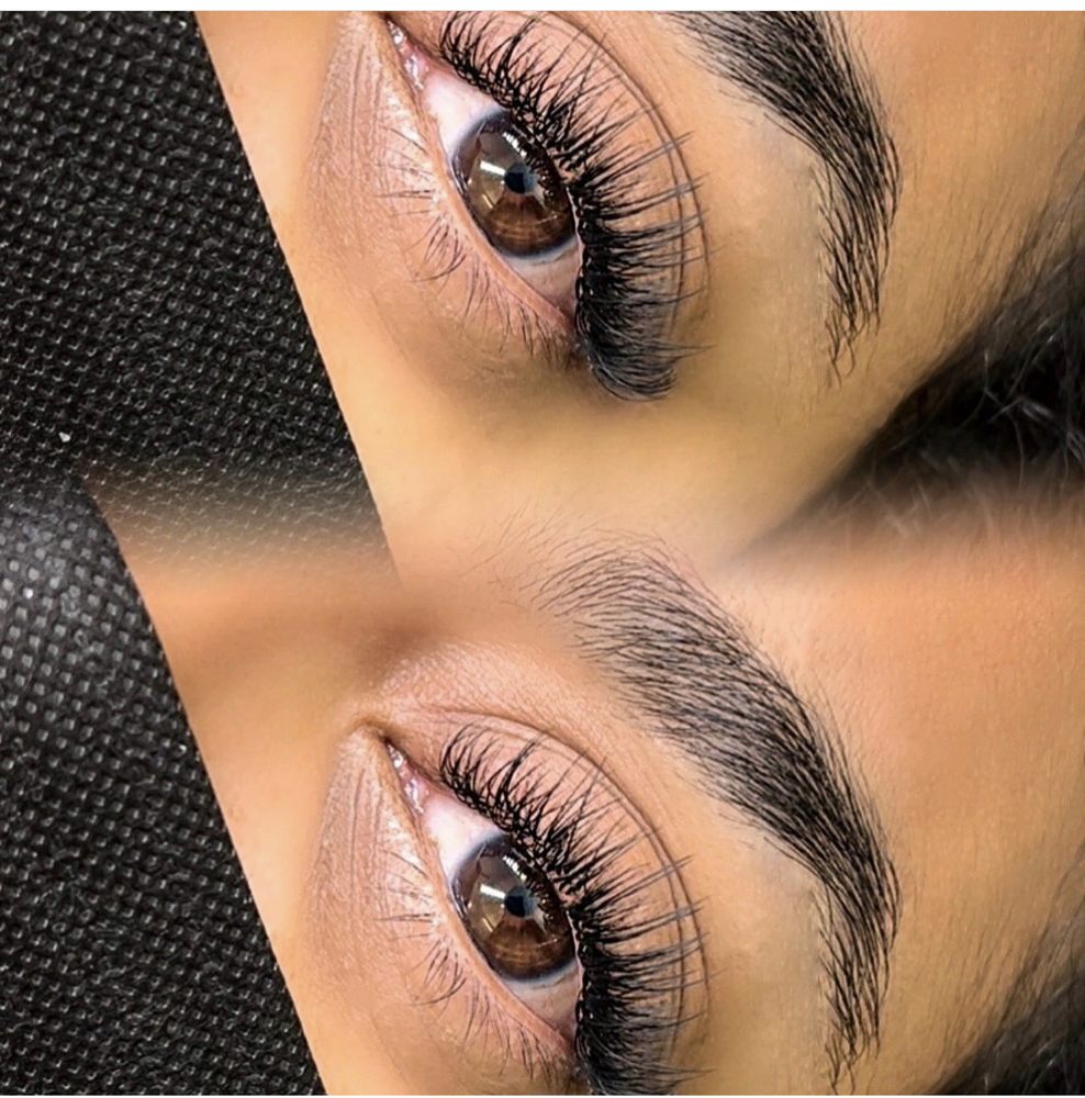 It's A Lash Thing Logo