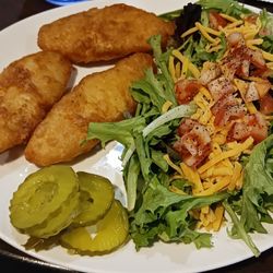 Micro Brews Pints Flights Bites - Fish, pickle chips, and spring mix salad with American cheese & cut up tomatoes