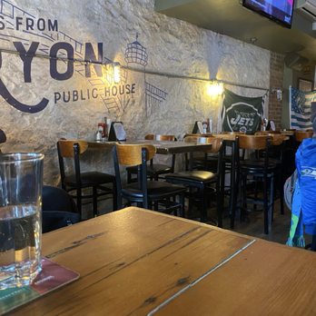 Tryon Public House - Decor - American Near Me - New York, New York