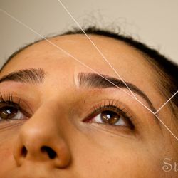 Sthree Skin Care - Precision Threading for Perfect Brows
Looking for clean, defined brows without irritation? Threading is a gentle, precise hair removal