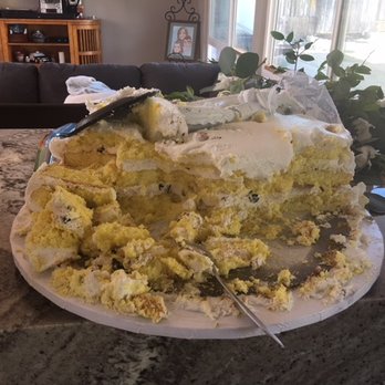 Casa De Lago Events - The servers didn't serve my wedding cake - Party & Event Planning Near Me - Orange, California