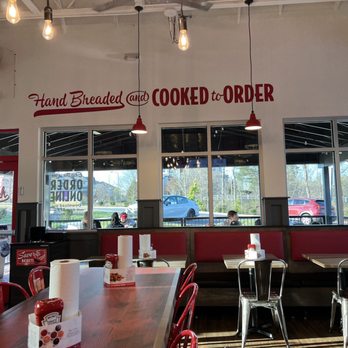 Slim Chickens - the interior of a fast food restaurant - American Near Me - Charlotte, North Carolina