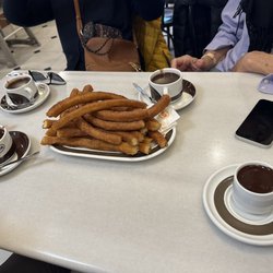 Cafe & Chocolateria Valor - Churros and delicious chocolate